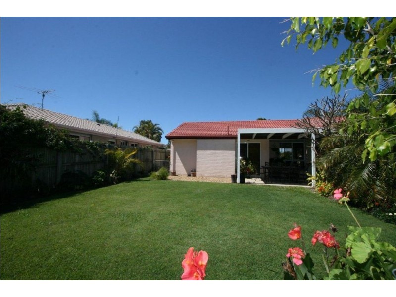 40 Perch Cct, Sandstone Point QLD 4511