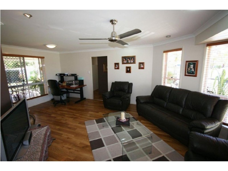 40 Perch Cct, Sandstone Point QLD 4511