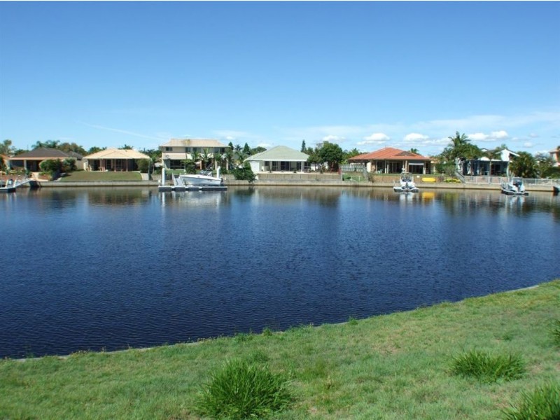 21 Dugong Cres, Banksia Beach QLD 4507