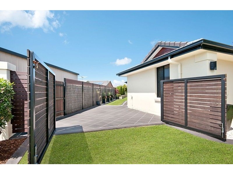 Sandstone Point QLD 4511