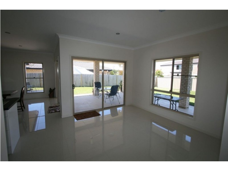 Sandstone Point QLD 4511