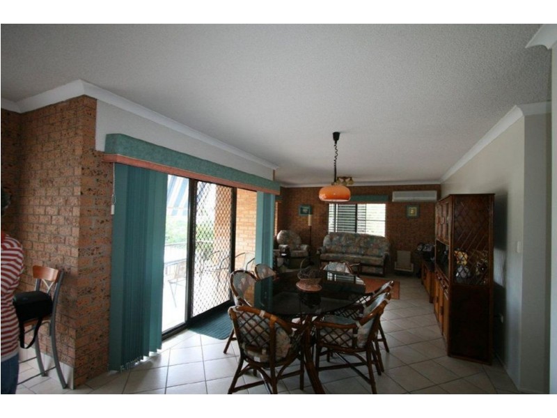 2/27 Solander, Banksia Beach QLD 4507