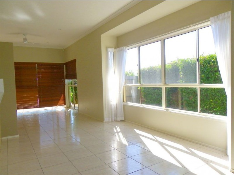 1/50 Marina Blvd, Banksia Beach QLD 4507