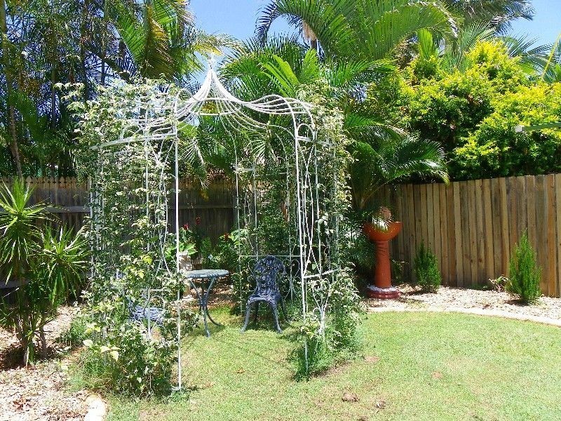 56 Lachlan Cres, Sandstone Point QLD 4511