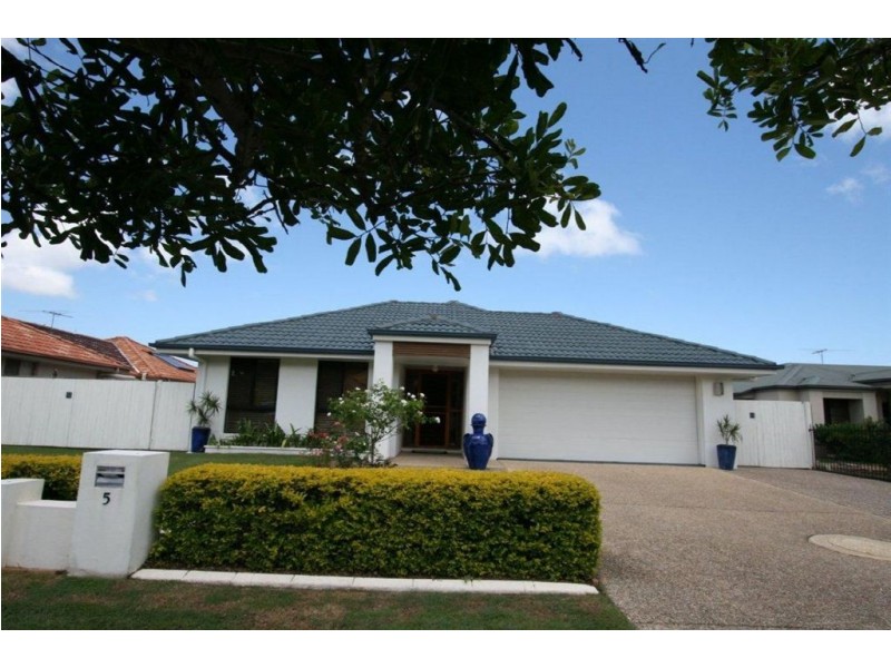 5 Albatross Court, Banksia Beach QLD 4507