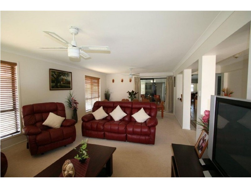5 Albatross Court, Banksia Beach QLD 4507