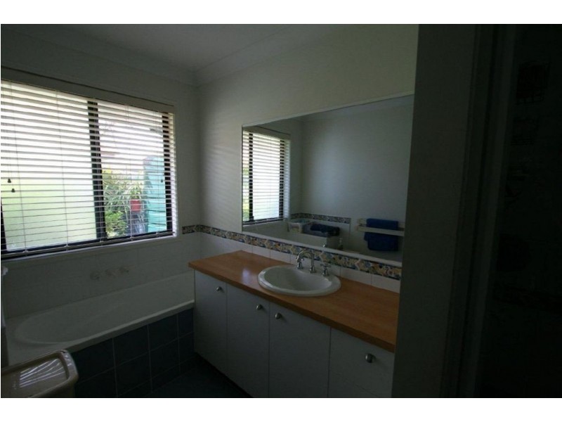 5 Albatross Court, Banksia Beach QLD 4507