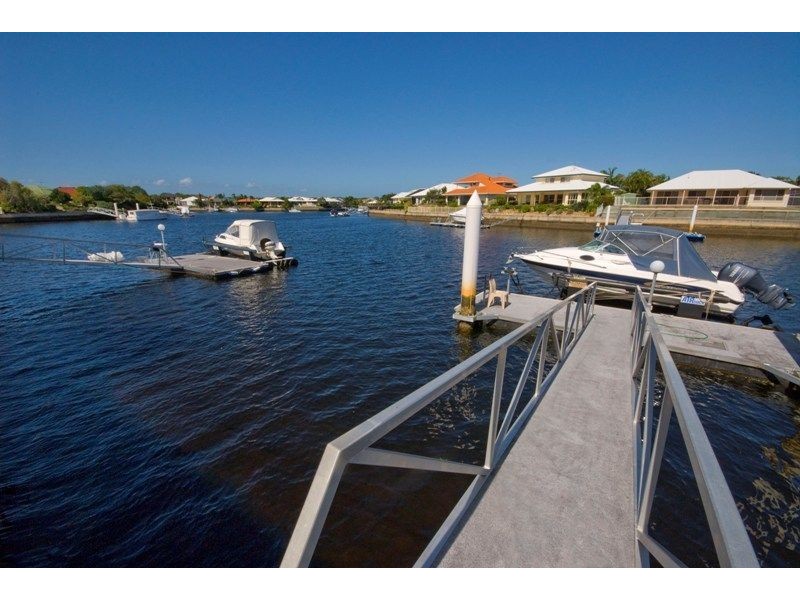 31 Bowsprit Cr, Banksia Beach QLD 4507