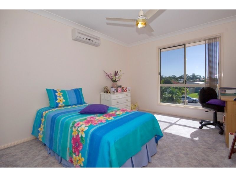 31 Bowsprit Cr, Banksia Beach QLD 4507