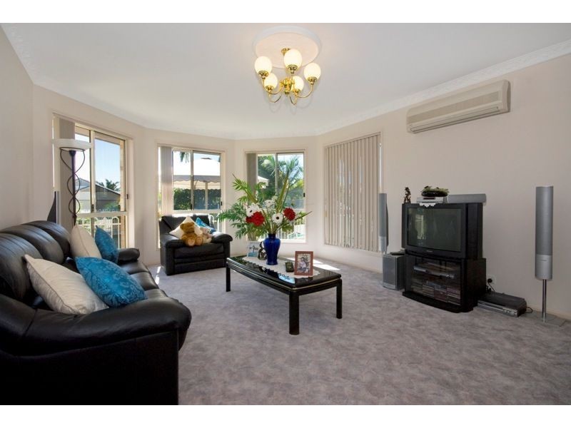 31 Bowsprit Cr, Banksia Beach QLD 4507