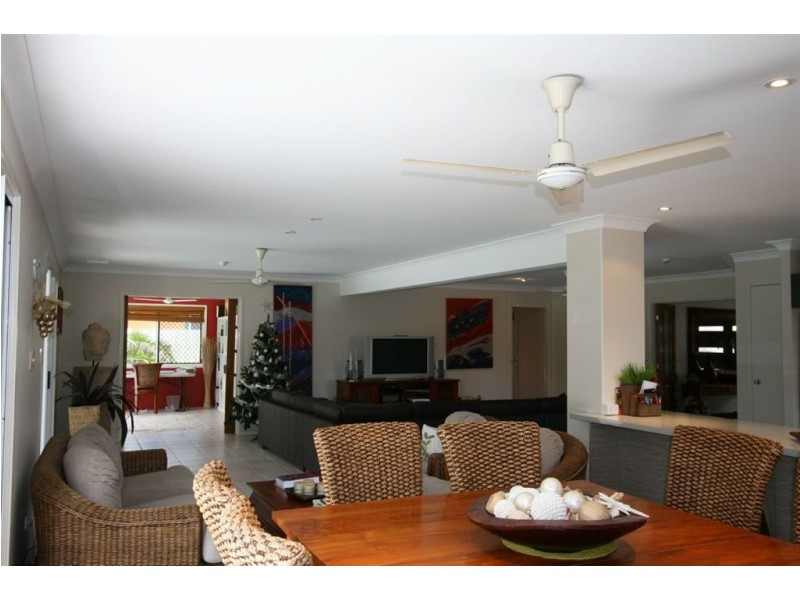 63 Cosmos Avenue, Banksia Beach QLD 4507