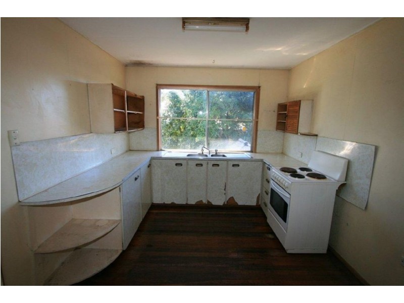 27 Gidya Avenue, Bongaree QLD 4507