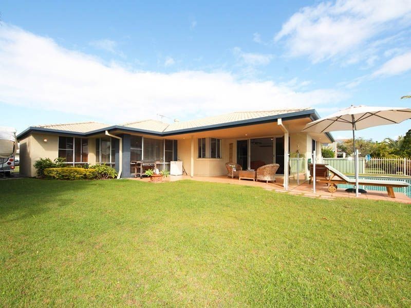 10 Trimaran Court, Banksia Beach QLD 4507