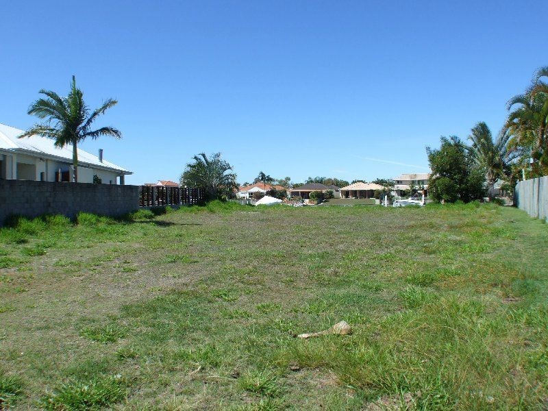 21 Dugong Cres, Banksia Beach QLD 4507