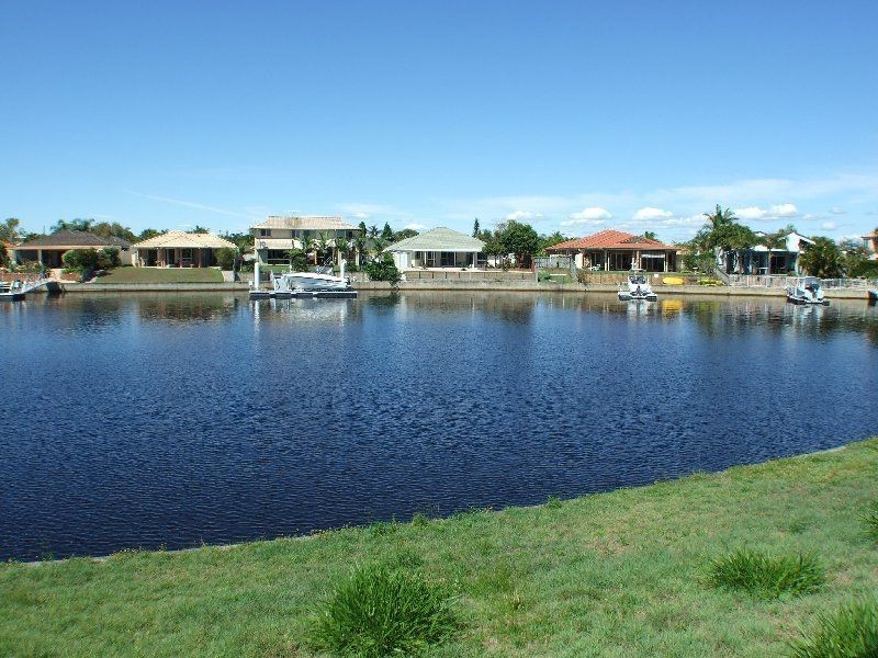 21 Dugong Cres, Banksia Beach QLD 4507