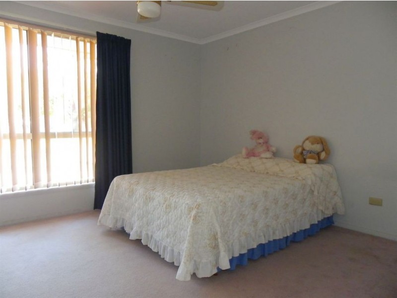 9 Bernborough Way, Ningi QLD 4511