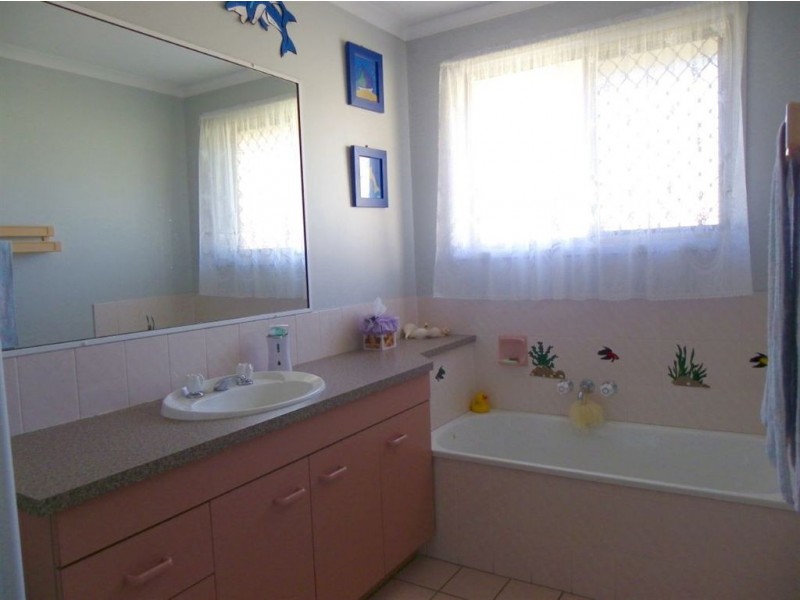 9 Bernborough Way, Ningi QLD 4511