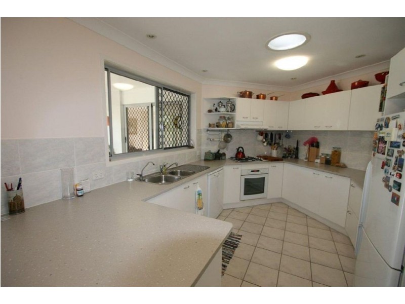 7 Yellowfin Place, Banksia Beach QLD 4507