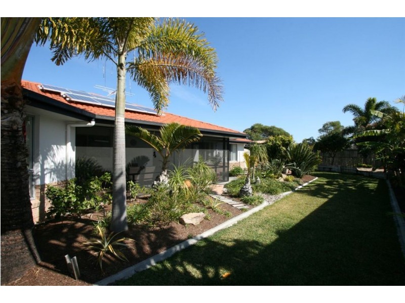 7 Yellowfin Place, Banksia Beach QLD 4507