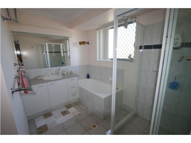 7 Yellowfin Place, Banksia Beach QLD 4507