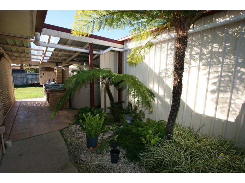 1 Coogee Place, Sandstone Point QLD 4511