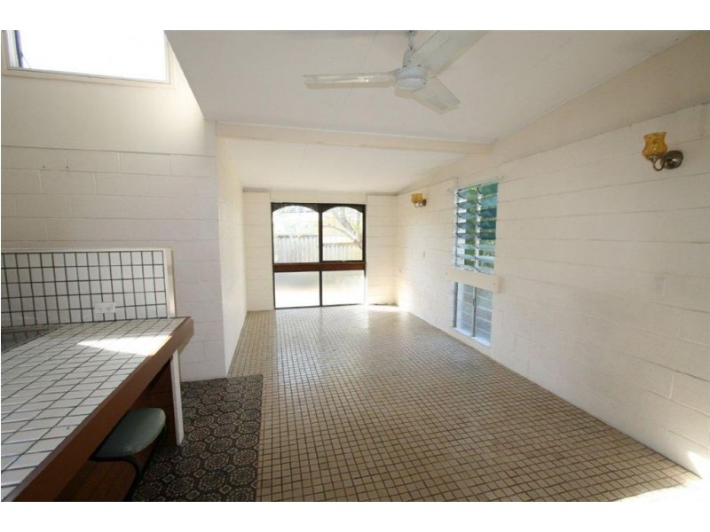 8 Brookes Cres, Woorim QLD 4507