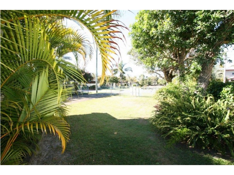 8 Brookes Cres, Woorim QLD 4507