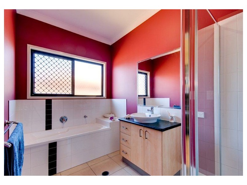 56 Sandheath Place, Ningi QLD 4511