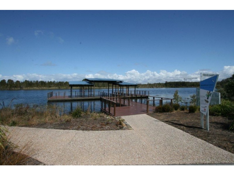 52 Sandheath Place, Ningi QLD 4511