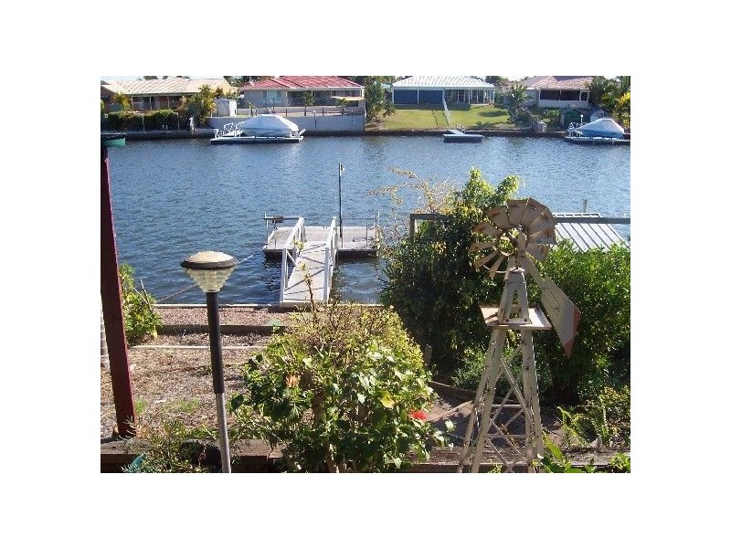 2/13 Pentas, Bongaree QLD 4507