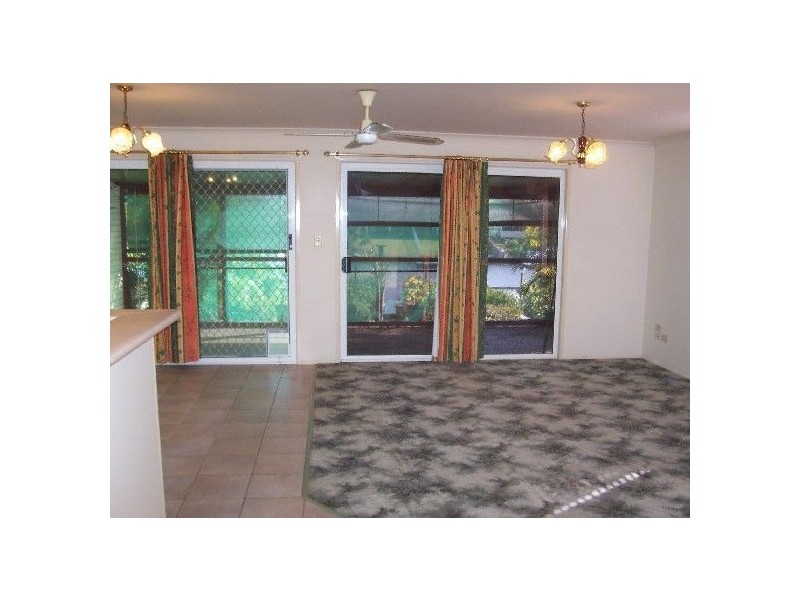 2/13 Pentas, Bongaree QLD 4507