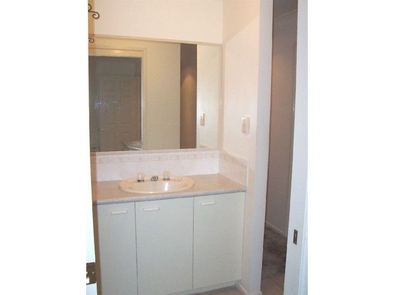 2/13 Pentas, Bongaree QLD 4507