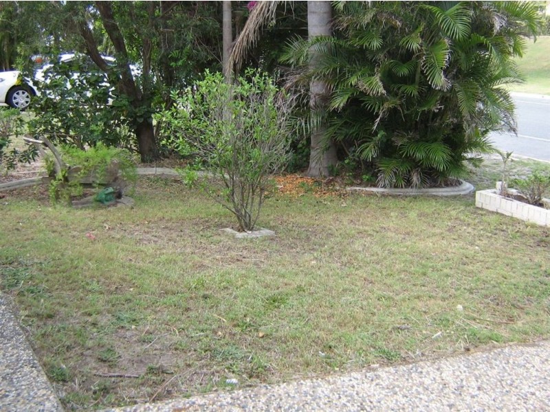 2/13 Pentas, Bongaree QLD 4507