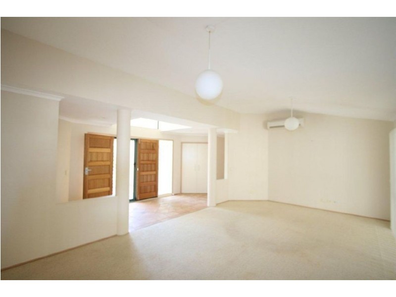 212 Endeavour Drive, Banksia Beach QLD 4507