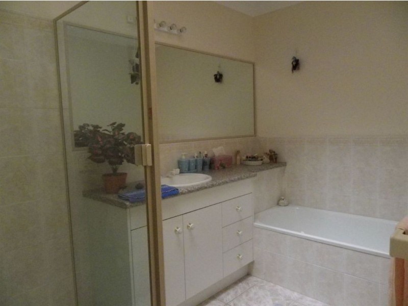 1/75 Phoenix Ave, Bongaree QLD 4507