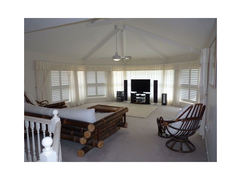 22 Jacaranda Dr, Bongaree QLD 4507