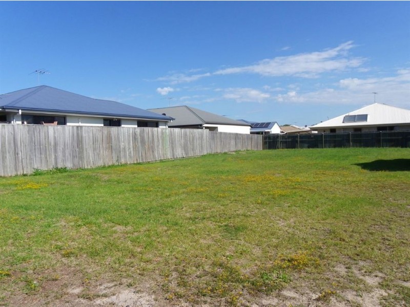 17 Corrimal Place, Sandstone Point QLD 4511