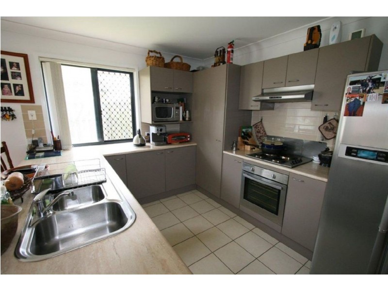 7 Amity Court, Sandstone Point QLD 4511