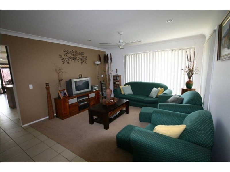 7 Amity Court, Sandstone Point QLD 4511