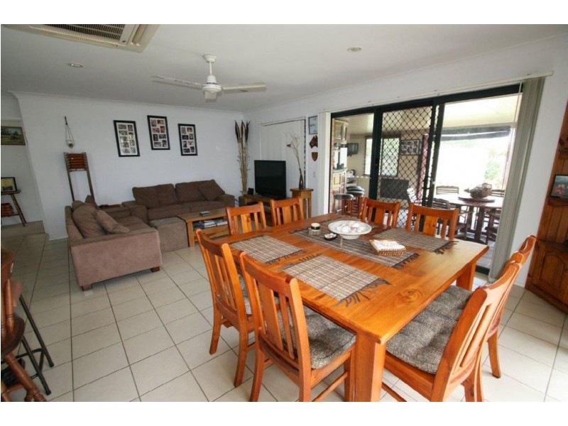 7 Amity Court, Sandstone Point QLD 4511