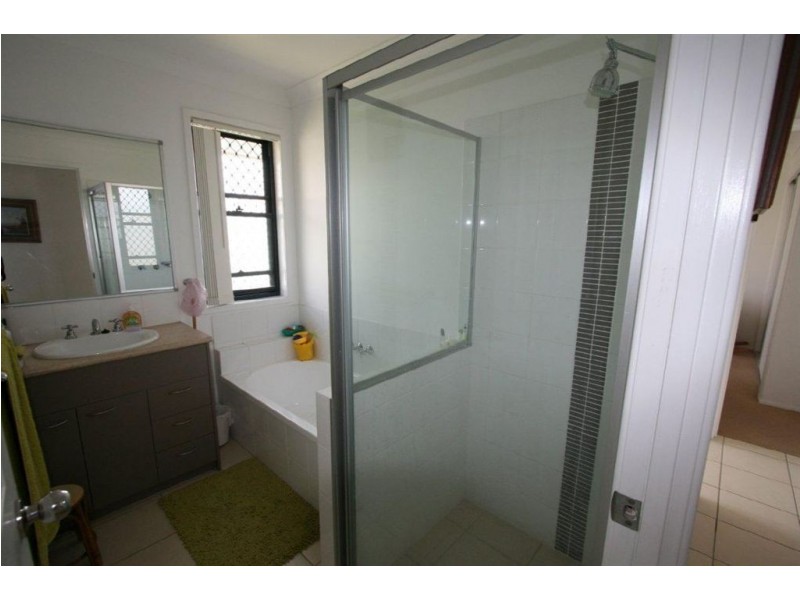 7 Amity Court, Sandstone Point QLD 4511