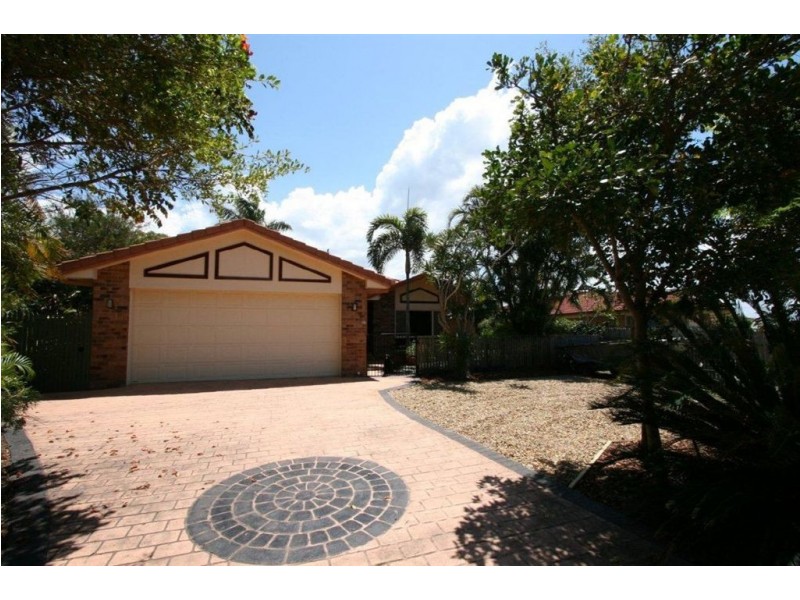 6 Bayswater Court, Sandstone Point QLD 4511