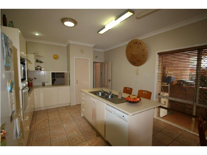 6 Bayswater Court, Sandstone Point QLD 4511