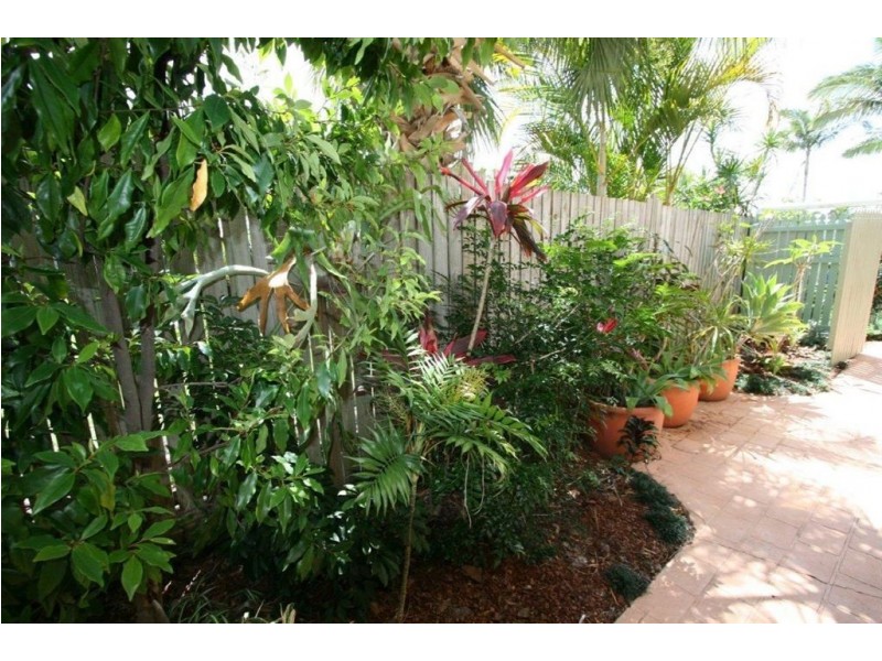 6 Bayswater Court, Sandstone Point QLD 4511