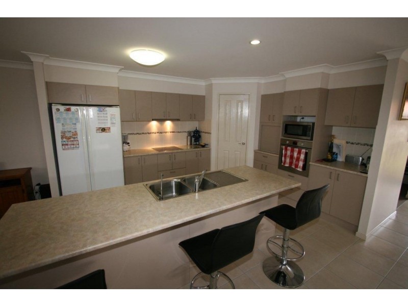 128 Carpenter Way, Sandstone Point QLD 4511