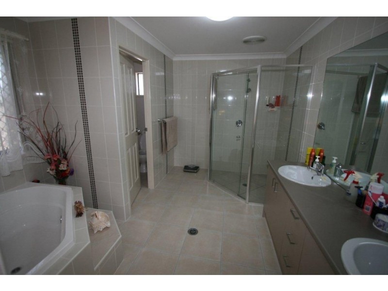 128 Carpenter Way, Sandstone Point QLD 4511