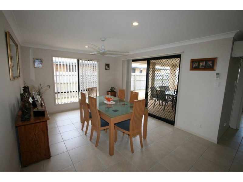 128 Carpenter Way, Sandstone Point QLD 4511