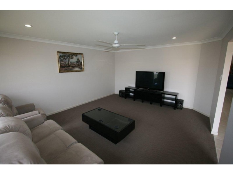 128 Carpenter Way, Sandstone Point QLD 4511