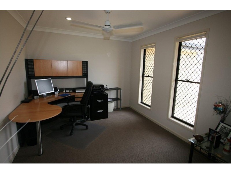 128 Carpenter Way, Sandstone Point QLD 4511