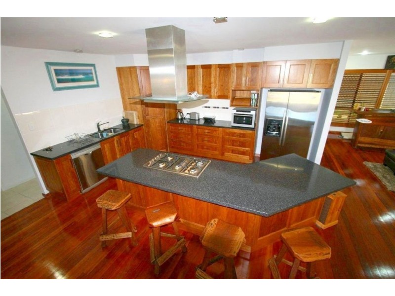 1 Marlin Court, Banksia Beach QLD 4507